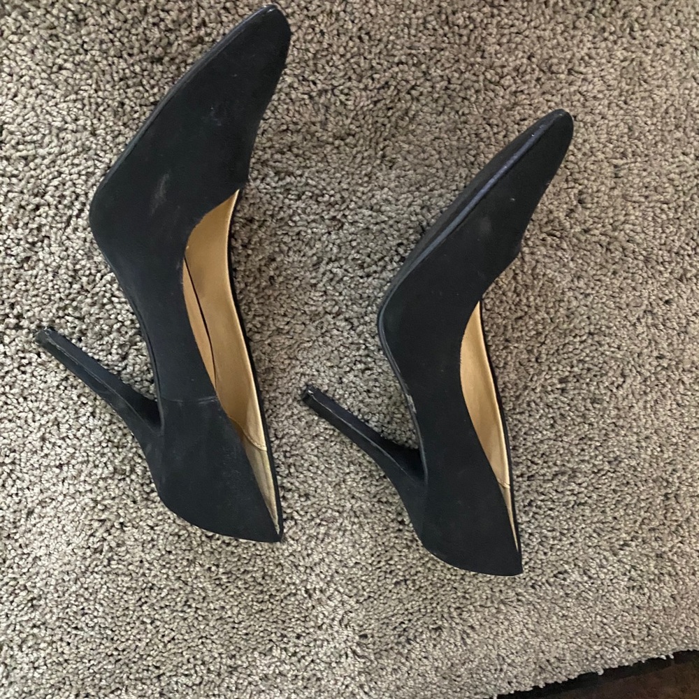 Heels - Picture 2 of 3